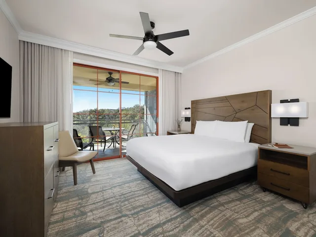 فيلا بسرير كينج بغرفة نوم واحدة مع أريكة لذوي الإعاقة، Hyatt Residence Club San Antonio Wild Oak Ranch 1/3