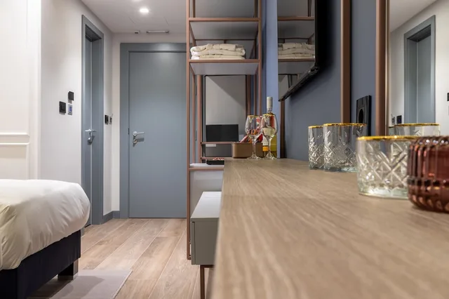 غرفة بسرير كينج بإطلالة على الحديقة، Calisi Hotel Belgrade 3/6