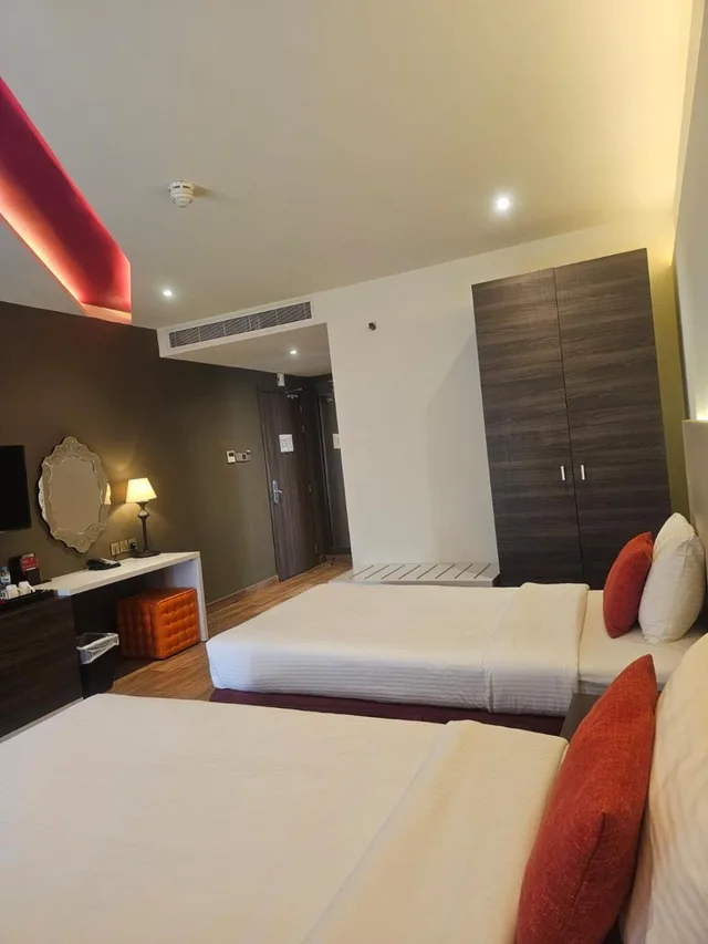 غرفة بريميوم بسريرين منفصلين، Carnelian Muscat - Airport Hotel 1/7