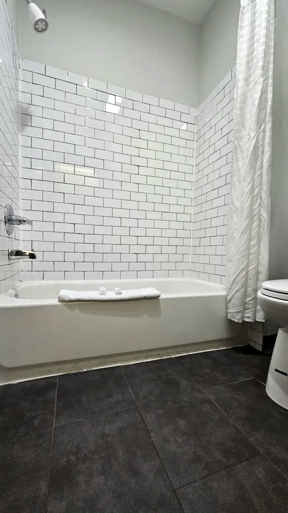 غرفة بسريرين مزدوجين، Baymont by Wyndham Chicago/Calumet City 3/3