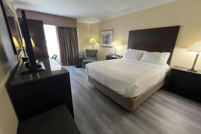 غرفة بسرير كينج لذوي الإعاقة، Quality Inn Saint-Jean-sur-Richelieu 3/6
