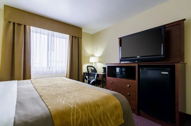 غرفة قياسية بسرير كينج، Quality Inn & Suites Colby, KS 3/9