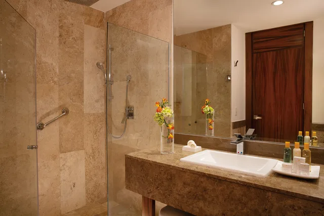 Altitude, Swim Out, Junior Suite, Double Bed, Ocean Front، Krystal Grand Los Cabos All Inclusive 1/1