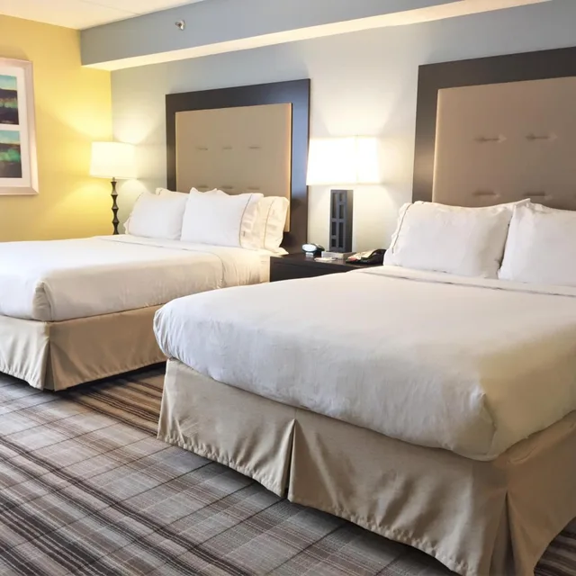غرفة بسريرين كوين لذوي الإعاقة، Holiday Inn Express Chicago NW - Arlington Heights, an IHG Hotel 2/6