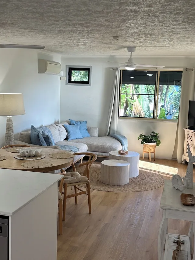 شقة بسريرين منفصلين بإطلالة على المرسى بغرفة نوم واحدة، Airlie Apartments 6/8
