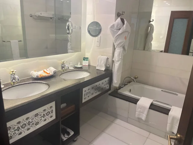 جناح تنفيذي بسرير كينج مع دخول الصالة، DUSHANBE SERENA HOTEL 3/4