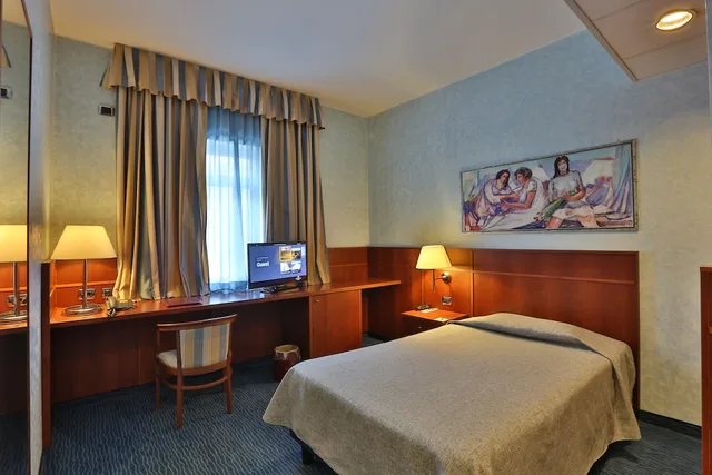 غرفة مفردة بسرير كوين، Palace Moderno 3/4