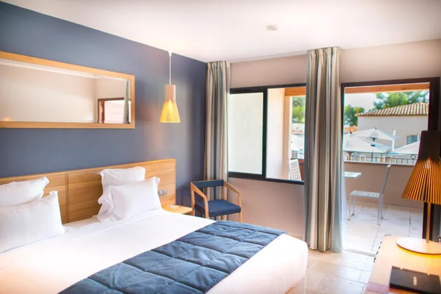 غرفة بسرير كوين، Le Fregate Provence 1/4