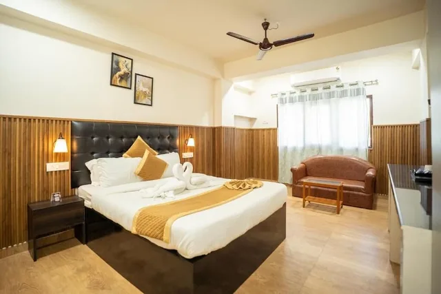 Executive, Queen Bed, Sea View, Hotel Mainak 3/10