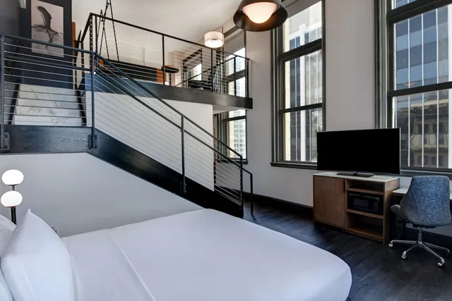 Suite, 2 King Beds, City View, Accessible, Courtyard by Marriott Cincinnati Downtown 5/10