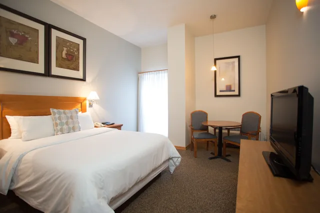 Deluxe One King، Banff Inn 4/10