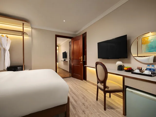 غرفة متصلة عائلية بسرير كينج وسريرين منفصلين، Silk Queen Grand Hotel 2/10