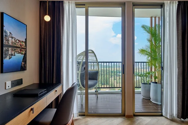 جناح بريميير بسرير كينج وسرير كوين بغرفتي نوم، Birkin International Hotel 4/4
