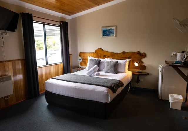 غرفة بريميوم بسرير كوين، Tullah Lakeside Lodge 1/7