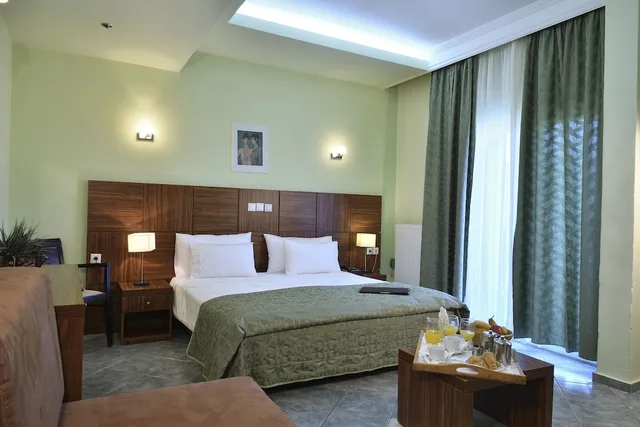 غرفة سوبيريور بسرير كوين، Four Seasons Skg Thessaloniki 4/10