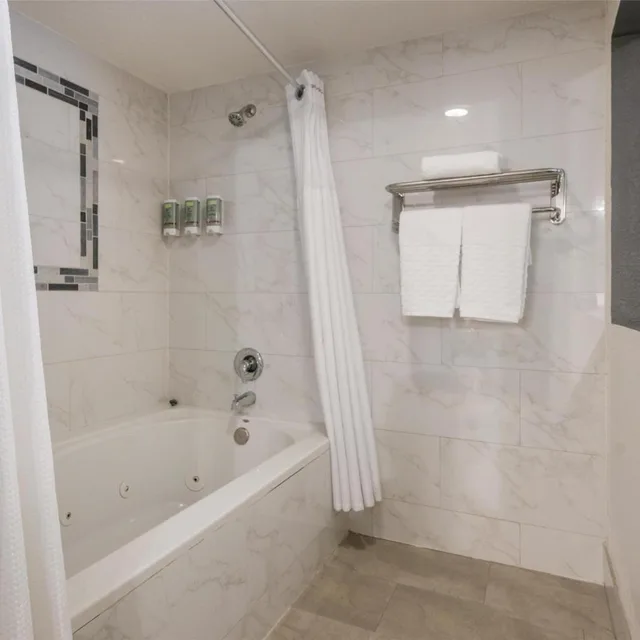 غرفة بسرير كينج بجاكوزي، Best Western Pahrump Oasis 10/10