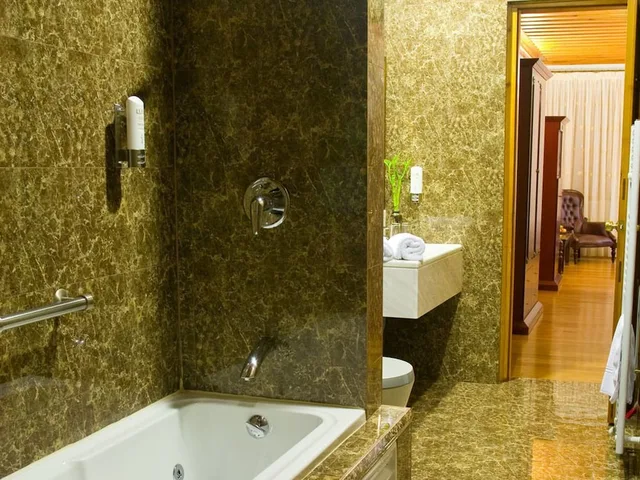جناح عائلي بسرير كينج مع أريكة، Kyveli Suites 3/3