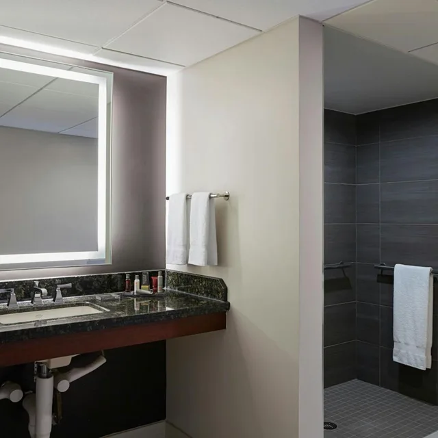 غرفة بسرير كينج أو سرير مزدوج، Marriott Bethesda 8/9