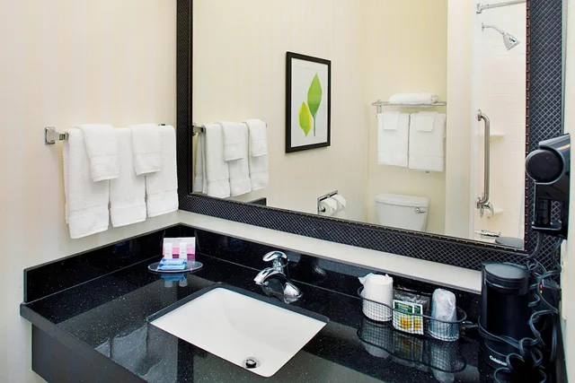 جناح بسرير كينج مع أريكة لذوي الإعاقة، Fairfield Inn Suites Jonesboro 1/1