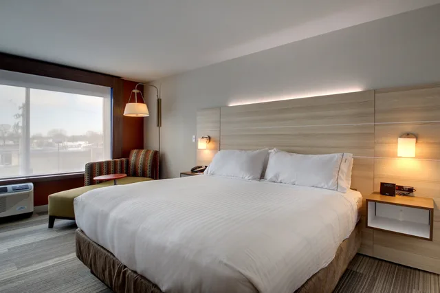 غرفة قياسية بسرير فردي، Holiday Inn Express & Suites GALESBURG 3/8