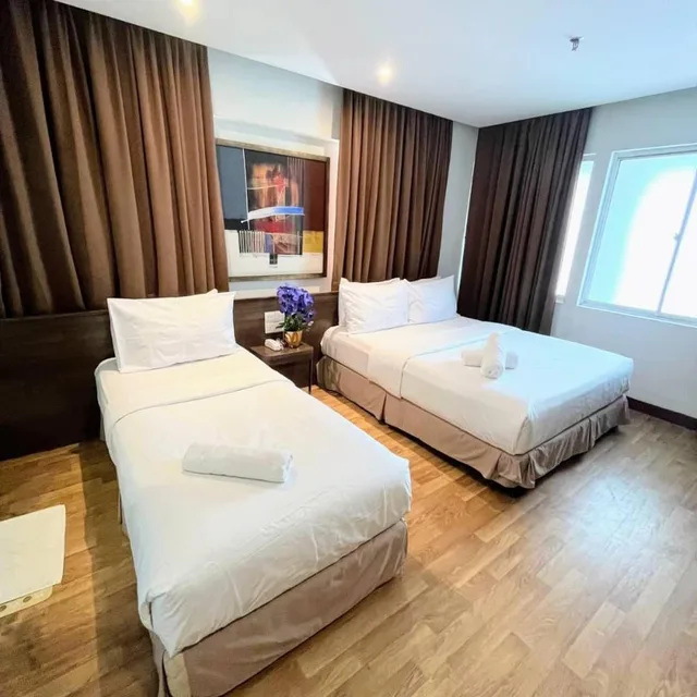 غرفة ديلوكس عائلية بسرير كوين وسرير فردي، FRENZ HOTEL KUALA LUMPUR 1/6