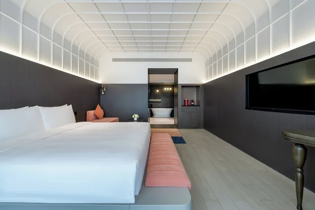 غرفة قياسية بسرير كينج بإطلالة على البحر، Tiancheng Blemont Hotel Sanya, Vignette Collection by IHG 1/3