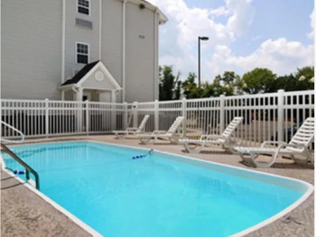 غرفة سوبيريور بسرير كوين لذوي الإعاقة، Microtel Inn & Suites Huntsville 1/1