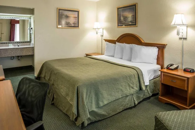 غرفة بغرفة نوم واحدة، Quality Inn Elizabeth City near University 2/3
