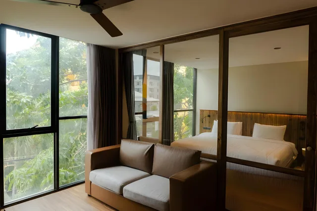 غرفة بريميير بسرير مزدوج وسريرين منفصلين بغرفة نوم واحدة، Karaarom Hotel 1/1