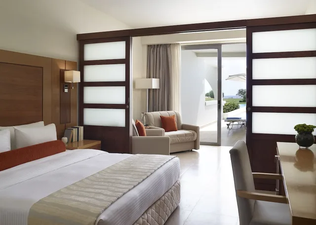 غرفة جونيور بسريرين منفصلين بإطلالة على البحر مع أريكة بمسبح خاص، Apollo Blue Hotel 1/2