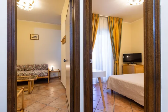 Junior Suite, Triple, Double and Twin Beds, Hotel Ristorante Il Ceppo 4/5