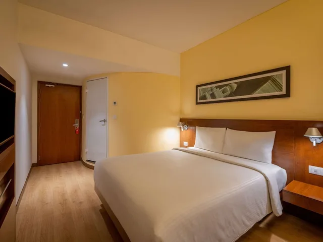 Standard Room Queen Bed with Extra Benefits، Ibis Delhi Airport 4/10