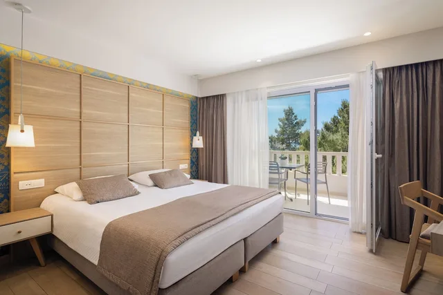 غرفة سوبيريور بسريرين منفصلين بشرفة بإطلالة جزئية على البحر، APARTHOTEL TAMARIS 2/4