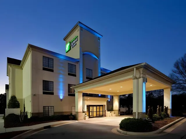 غرفة ديلوكس بسرير فردي، Holiday Inn Express Suites Albemarle 1/1