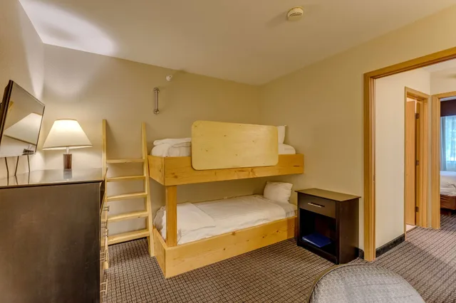 جناح عائلي بسرير كوين وسرير فردي وسرير بطابقين، Best Western Lakewinds 14/14
