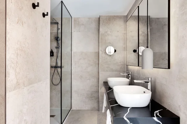 غرفة بريميوم بسرير كينج، Radisson RED Madrid (ex. Paseo del Arte) 3/4