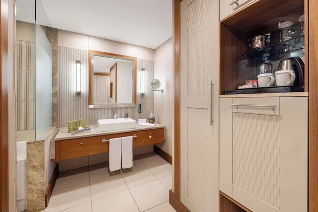 Guest Room, Twin Beds, Sea View, Pool Access، Hilton Dalaman Sarigerme Resort & Golf 9/10