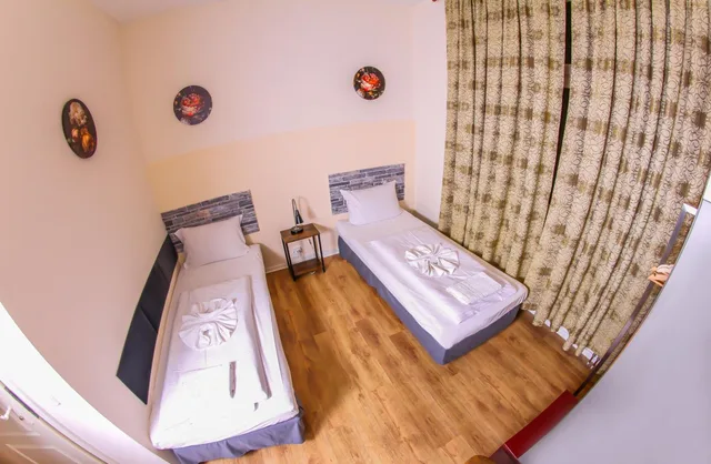 جناح بغرفتي نوم، Hotel Karlshorst 7/10