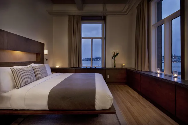 جناح، Hotel 71 1/1
