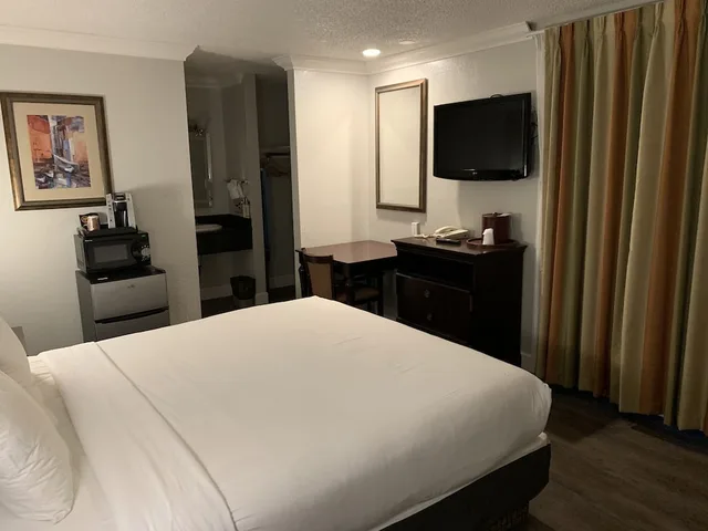 king room, Stargazer Inn And Suites 6/15