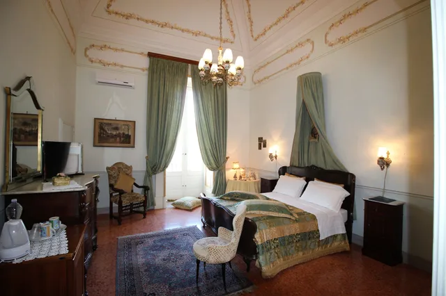 Room, Double Bed, Palazzo De Castro 8/10