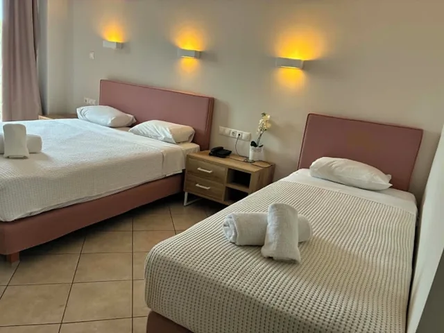 غرفة سوبيريور ثلاثية بسرير مزدوج وسرير فردي، Minavra Hotel 6/10