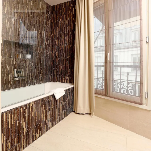 جناح بسرير مزدوج، Elysees Paris 4/4