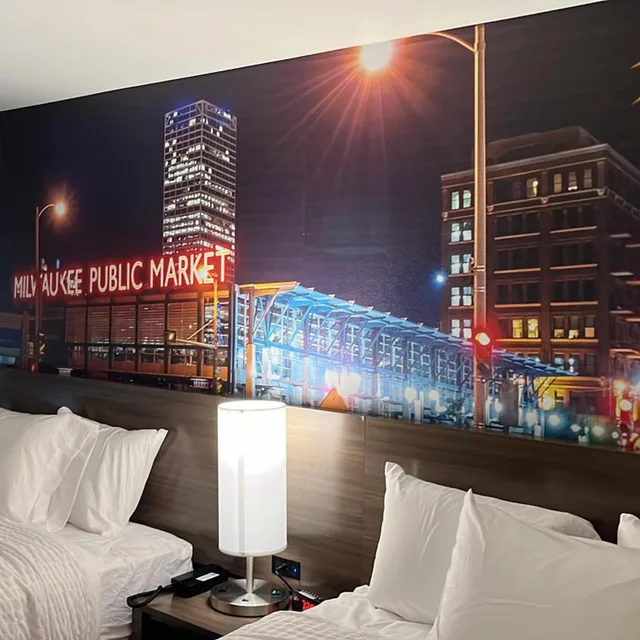 غرفة بسرير كوين، Clarion Pointe Milwaukee Airport 4/8
