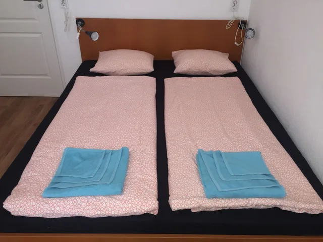 غرفة بسرير مزدوج أو سريرين منفصلين، Omega Guesthouse Budapest 6/9