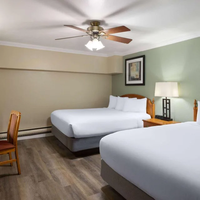 جناح بسرير كينج وسريرين كوين بغرفة نوم واحدة، Travelodge By Wyndham Monterey Bay 1/10