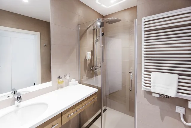 غرفة كومفورت بسرير مزدوج أو سريرين منفصلين، Hotel Platan 9/9