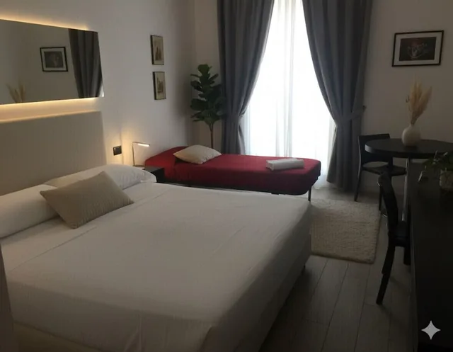 غرفة كلاسيكية ثلاثية بسرير كينج وسرير فردي بغرفة نوم واحدة، Blue Shades Aparthotel 1/8