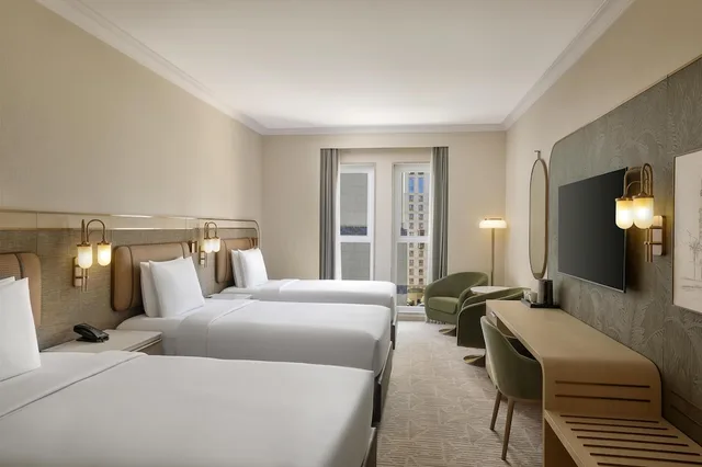 غرفة متصلة عائلية بسرير كينج وسريرين منفصلين، Diyar Ajwa, Tapestry Collection by Hilton 7/10