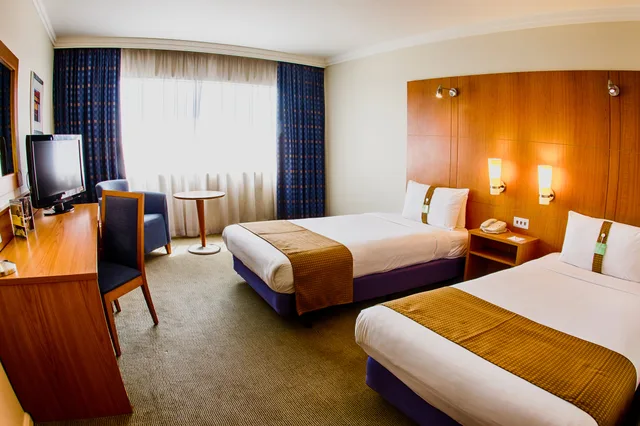 غرفة بسريرين منفصلين لذوي الإعاقة، HOLIDAY INN LONDON HEATHROW M4J4 1/2